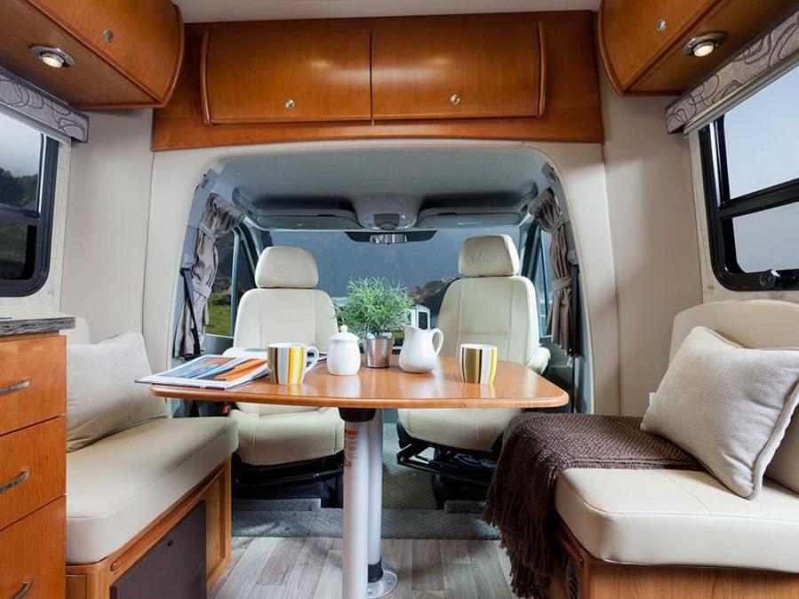 Интерьер Leisure Travel Vans Unity (Br.906) 2011 года  (фото 7 из 16)